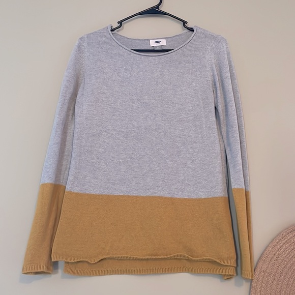 Color Block Sweater - Picture 4 of 4